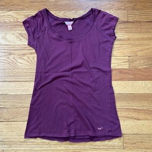 Hollister Women's Burgundy Short Sleeve Tee